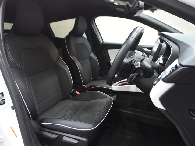 ルノー ルノー ルーテシア インテンス