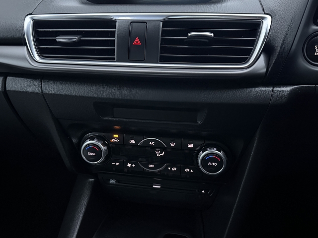 マツダ アクセラ １５Ｓプロアクティブ