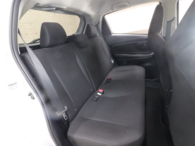 トヨタ ヴィッツ Ｆ