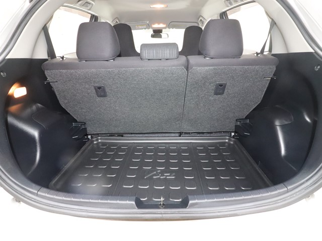 トヨタ ヴィッツ Ｆ