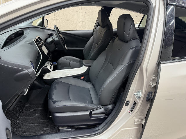 トヨタ プリウス Ａツーリングセレクション