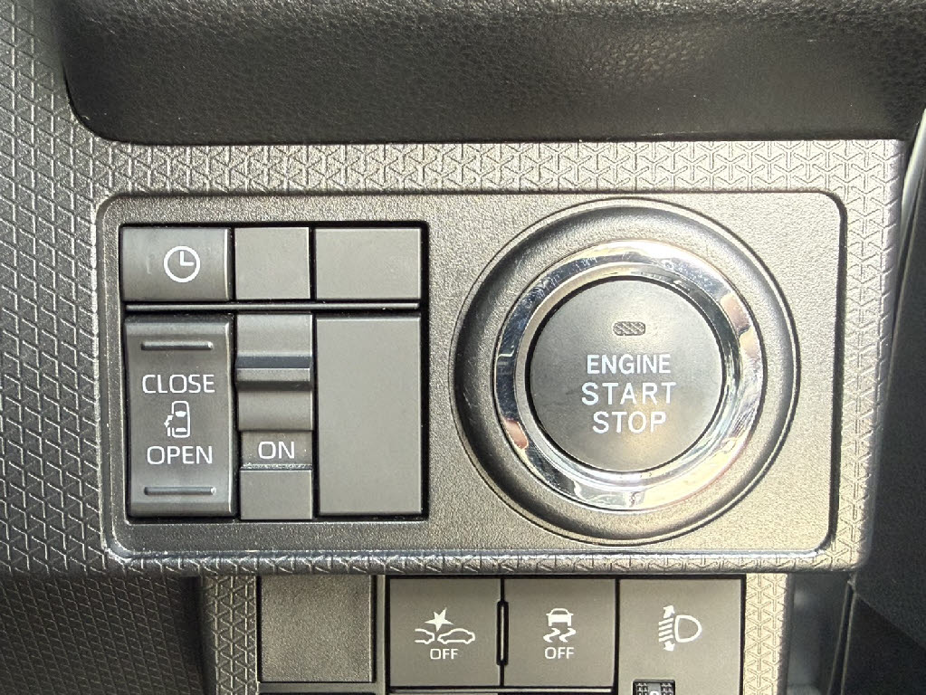 ダイハツ タント 4WD X