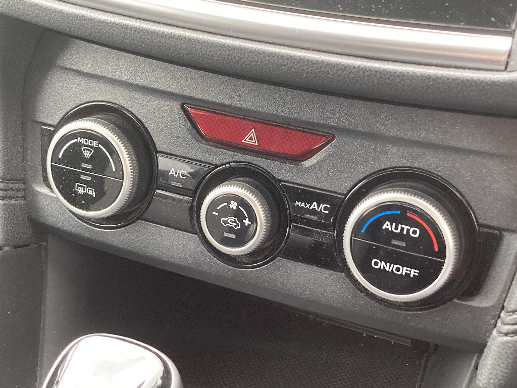 スバル インプレッサスポーツ 1.6i-Sｱｲｻｲﾄｱｸｾﾝﾄﾌﾞﾗｯｸ 4WD