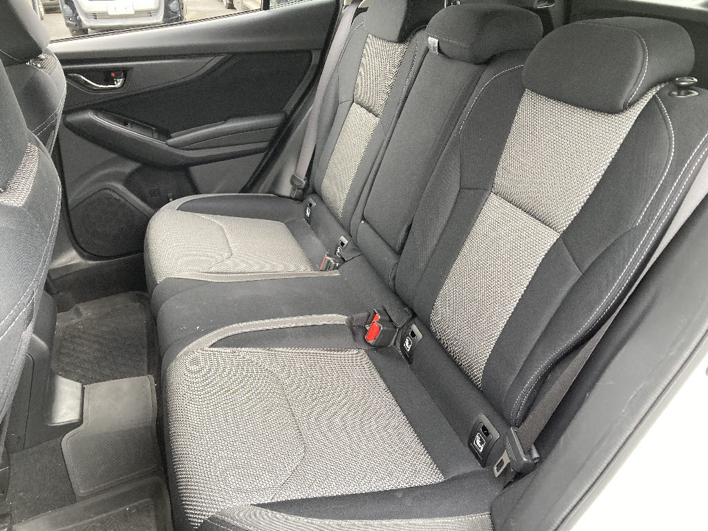 スバル インプレッサスポーツ 1.6i-Sｱｲｻｲﾄｱｸｾﾝﾄﾌﾞﾗｯｸ 4WD