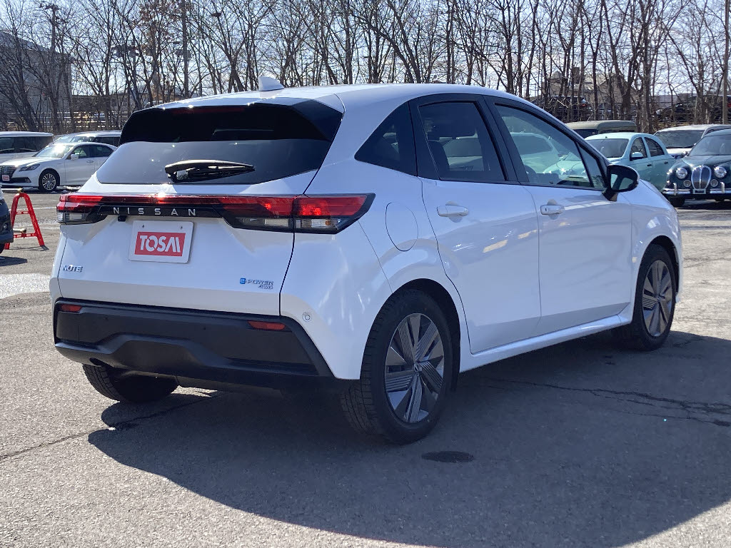 ニッサン ノート X FOUR 4WD