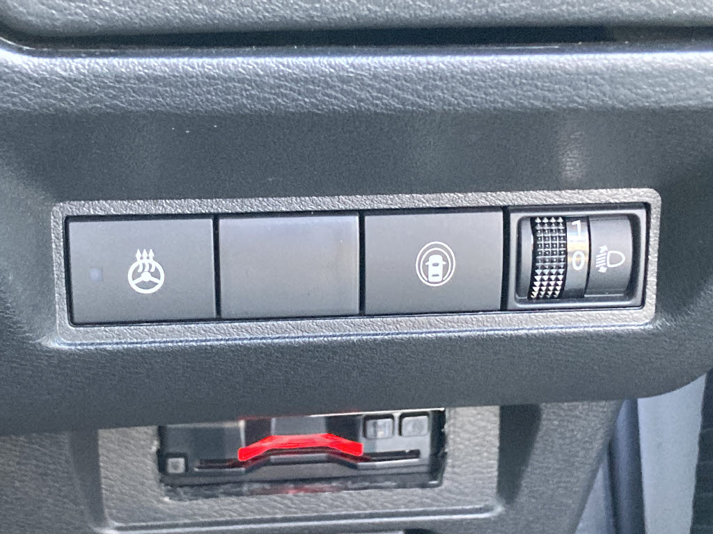 ニッサン ノート X FOUR 4WD