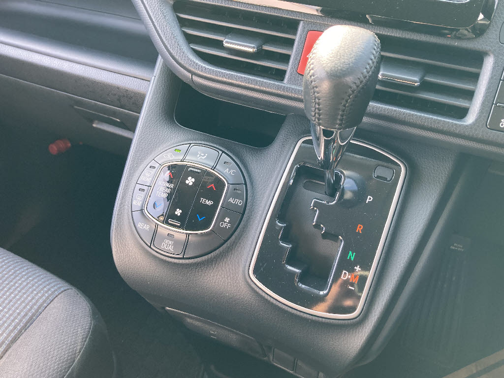 トヨタ ヴォクシー ZS 4WD