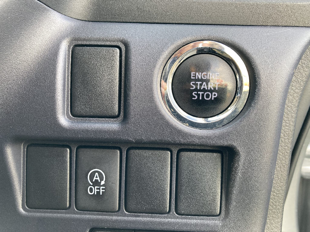 トヨタ ヴォクシー ZS 4WD