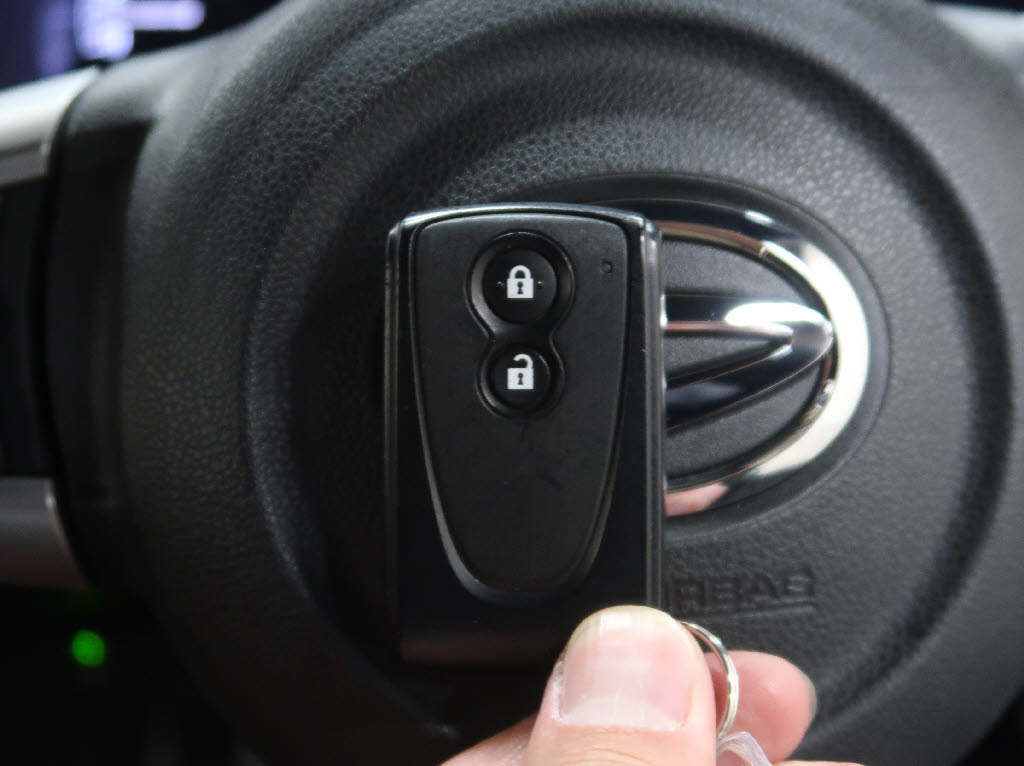 ダイハツ コペン ローブ