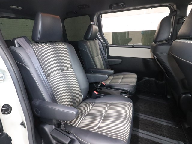 トヨタ ノア Si ﾀﾞﾌﾞﾙﾊﾞｲﾋﾞｰ2