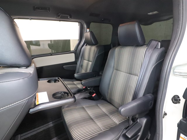 トヨタ ノア Si ﾀﾞﾌﾞﾙﾊﾞｲﾋﾞｰ2