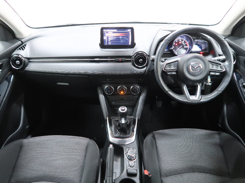 マツダ デミオ １３ツーリング