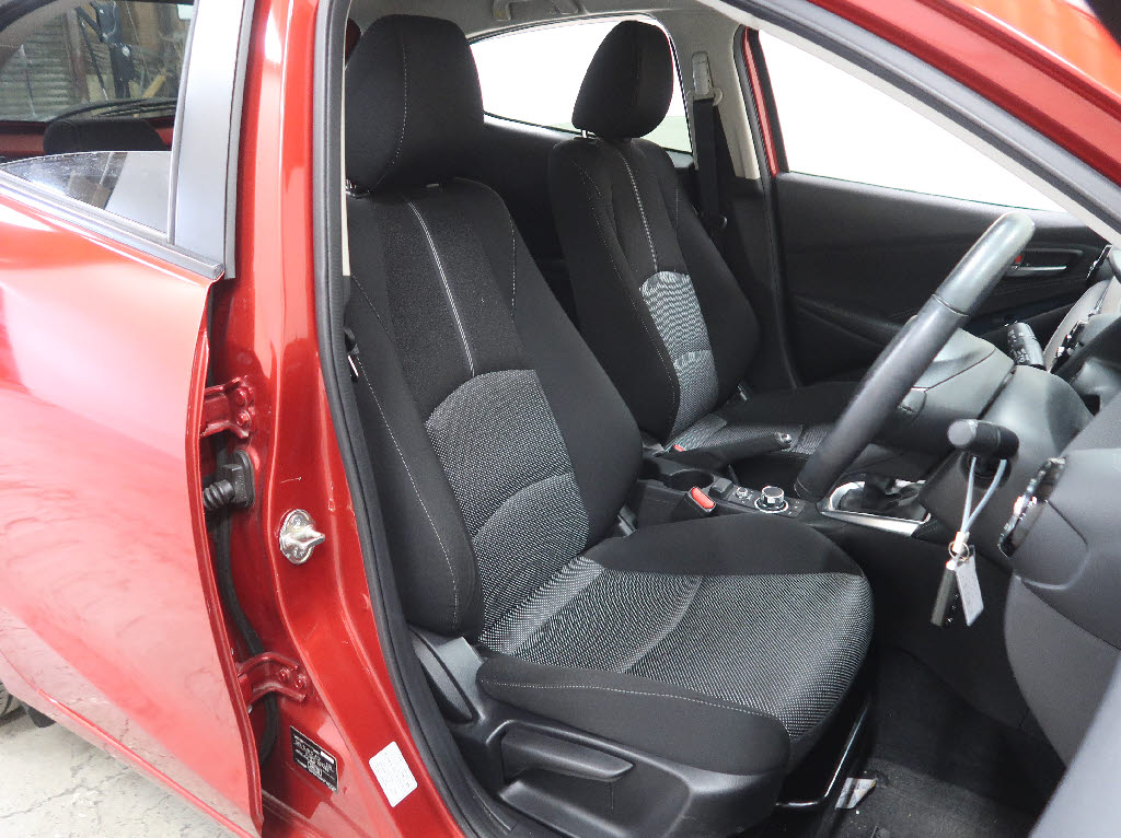 マツダ デミオ １３ツーリング