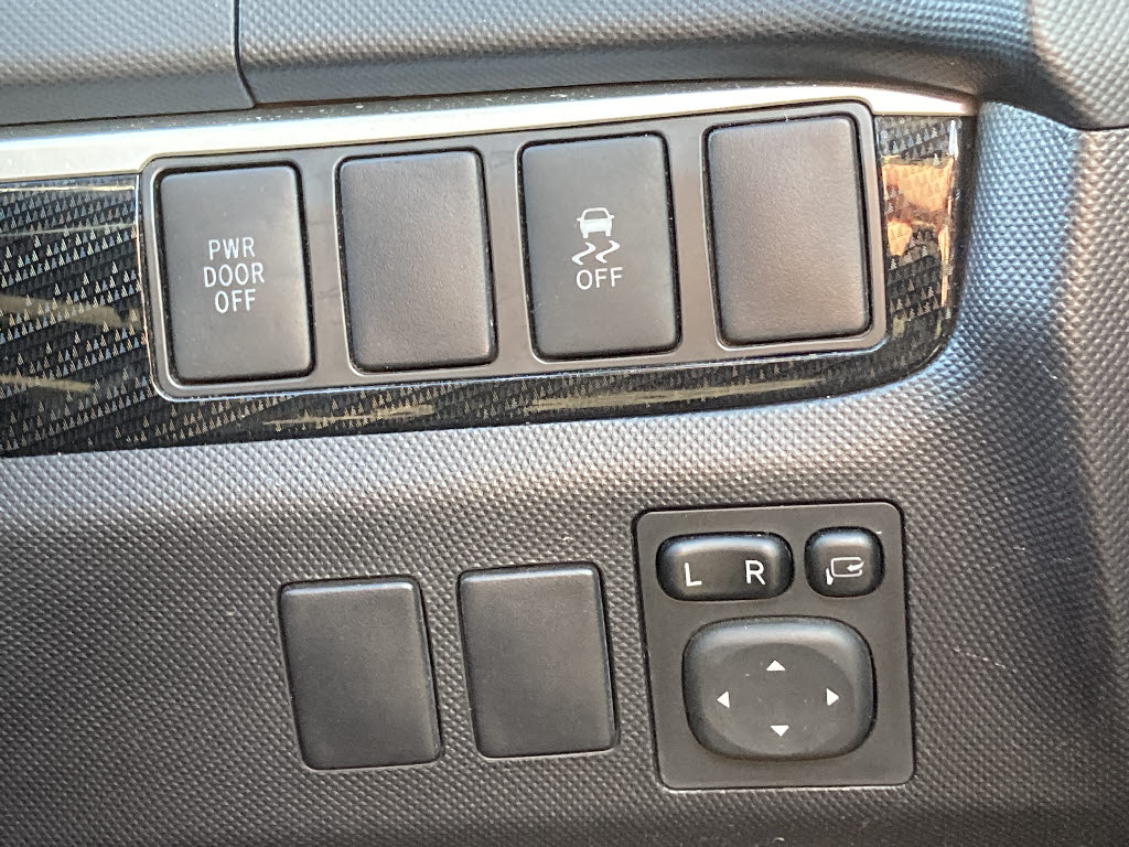 トヨタ エスティマ ｱｴﾗｽ 4WD