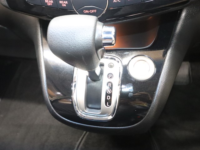 ニッサン セレナＨＶ ﾊｲｳｪｲｽﾀｰVｾﾚｸｼｮﾝｾｰﾌﾃｨSHV