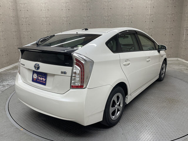 トヨタ プリウス Ｓ