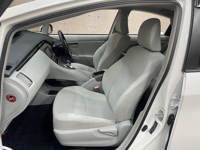 トヨタ プリウス Ｓ