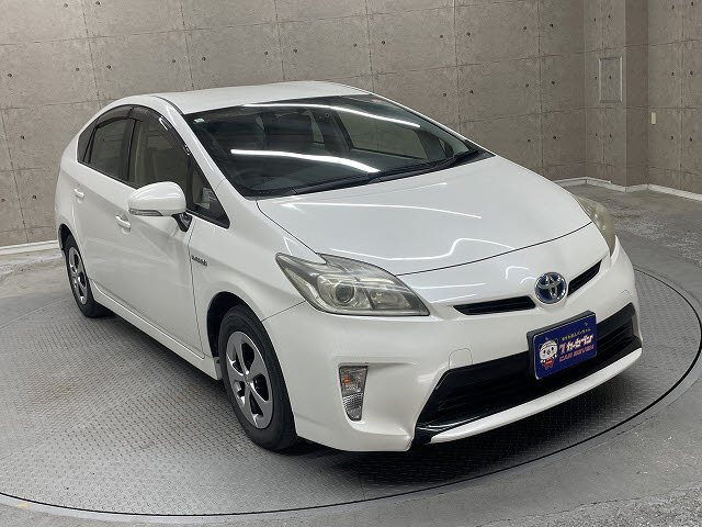 トヨタ プリウス Ｓ