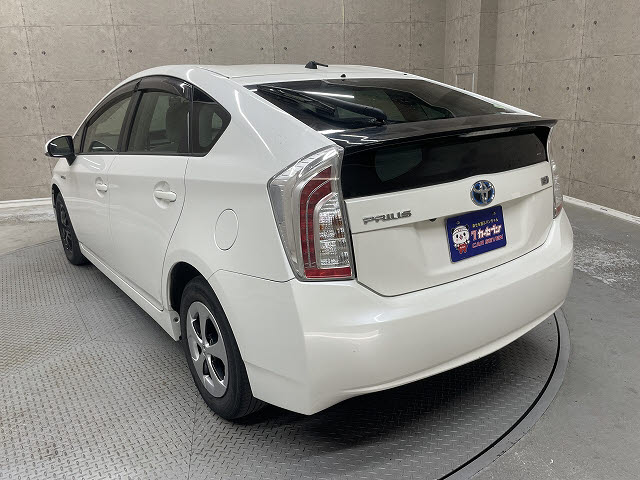 トヨタ プリウス Ｓ