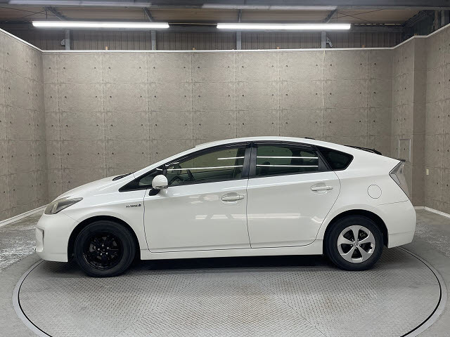 トヨタ プリウス Ｓ