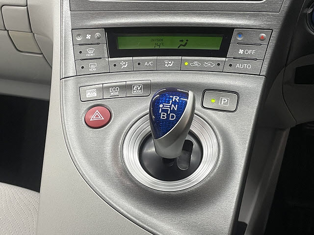 トヨタ プリウス Ｓ