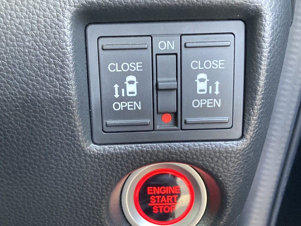 ホンダ Ｎ　ＢＯＸカスタム Lﾀｰﾎﾞｽﾀｲﾙﾌﾟﾗｽﾌﾞﾗｯｸ