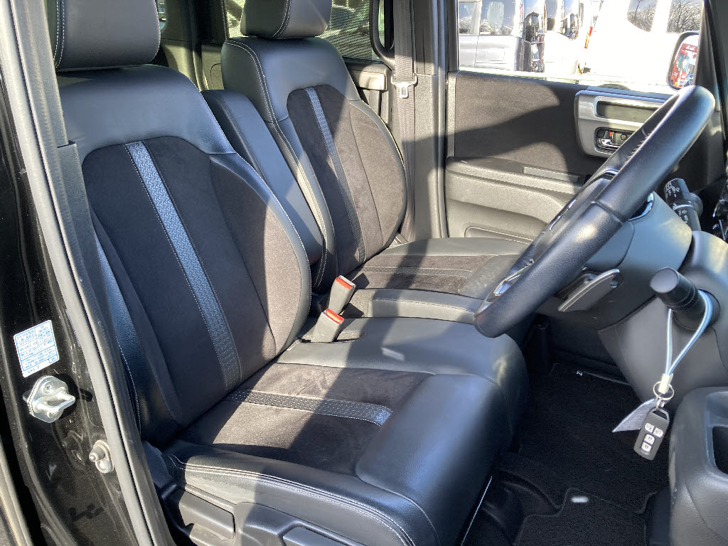 ホンダ Ｎ　ＢＯＸカスタム Lﾀｰﾎﾞｽﾀｲﾙﾌﾟﾗｽﾌﾞﾗｯｸ