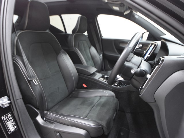 ボルボ ボルボ ＸＣ４０ B4 AWD Rﾃﾞｻﾞｲﾝ