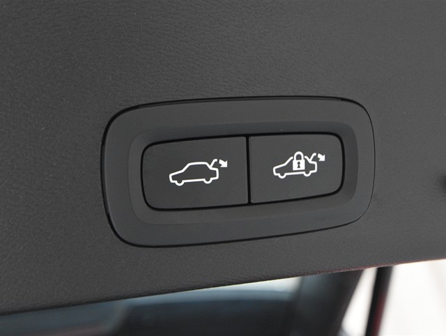 ボルボ ボルボ ＸＣ４０ B4 AWD Rﾃﾞｻﾞｲﾝ