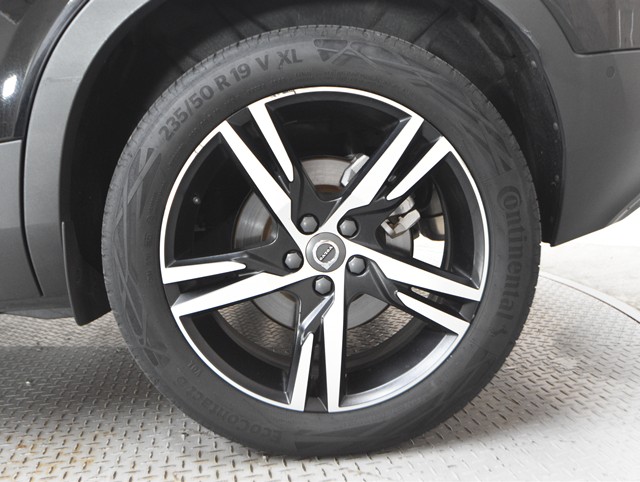 ボルボ ボルボ ＸＣ４０ B4 AWD Rﾃﾞｻﾞｲﾝ