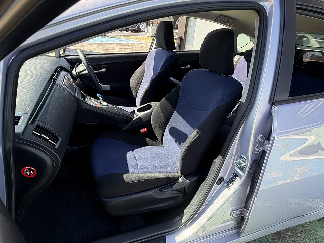 トヨタ プリウス Ｓ