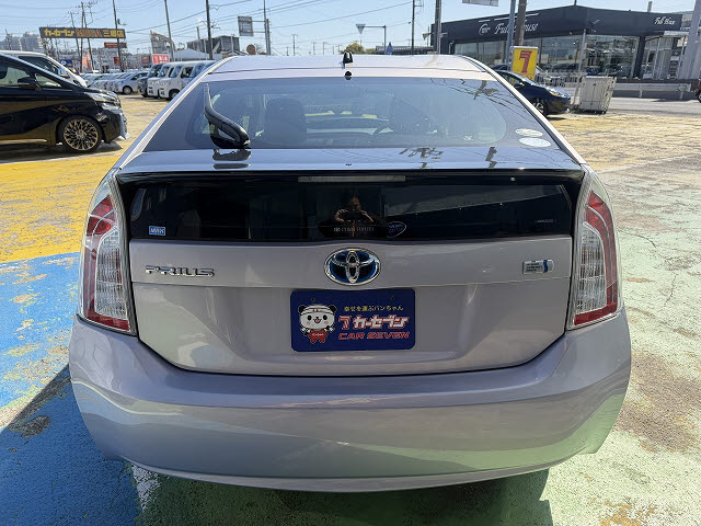 トヨタ プリウス Ｓ
