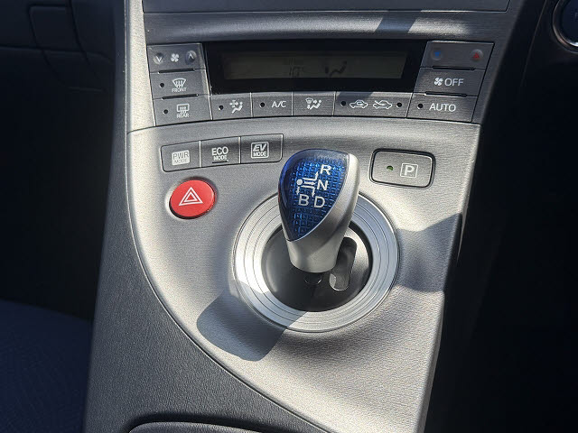 トヨタ プリウス Ｓ