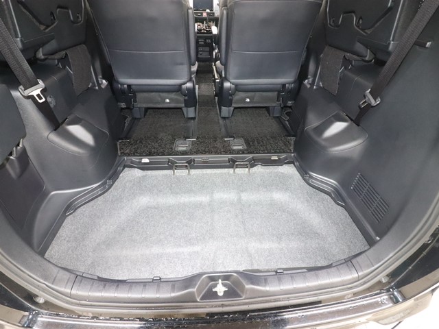 トヨタ ヴォクシー ＺＳ煌３