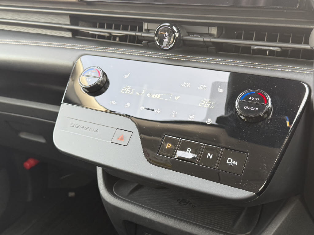 ニッサン セレナ ﾊｲｳｪｲｽﾀｰV 4WD