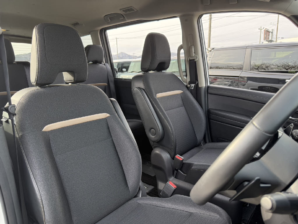 ニッサン セレナ ﾊｲｳｪｲｽﾀｰV 4WD