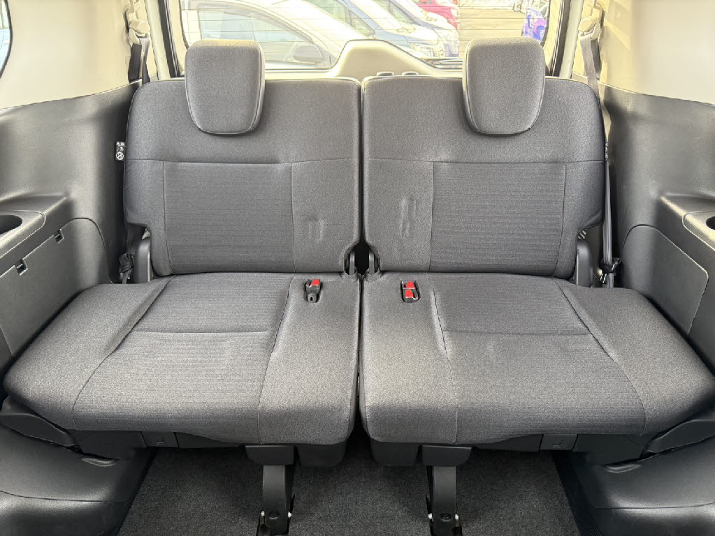 ニッサン セレナ ﾊｲｳｪｲｽﾀｰV 4WD