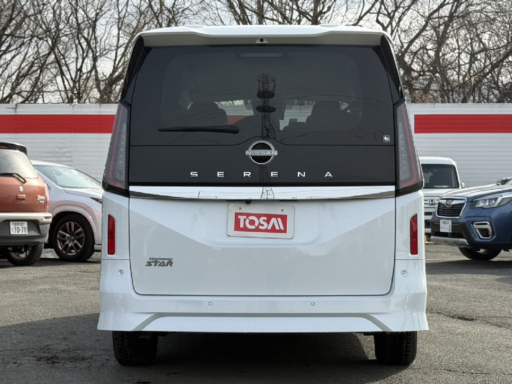 ニッサン セレナ ﾊｲｳｪｲｽﾀｰV 4WD