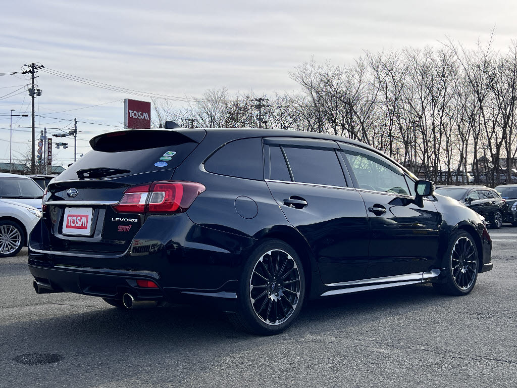 スバル レヴォーグ 1.6STiｽﾎﾟｰﾂｱｲｻｲﾄﾌﾞﾗｯｸｾﾚｸｼｮﾝ 4WD