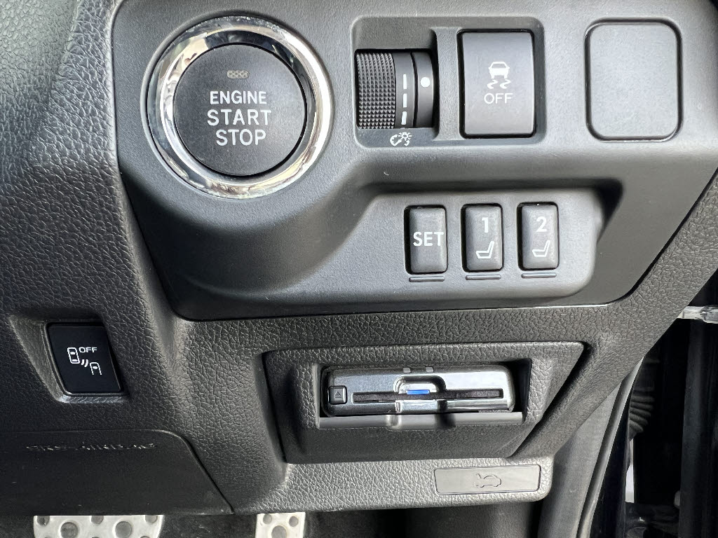 スバル レヴォーグ 1.6STiｽﾎﾟｰﾂｱｲｻｲﾄﾌﾞﾗｯｸｾﾚｸｼｮﾝ 4WD