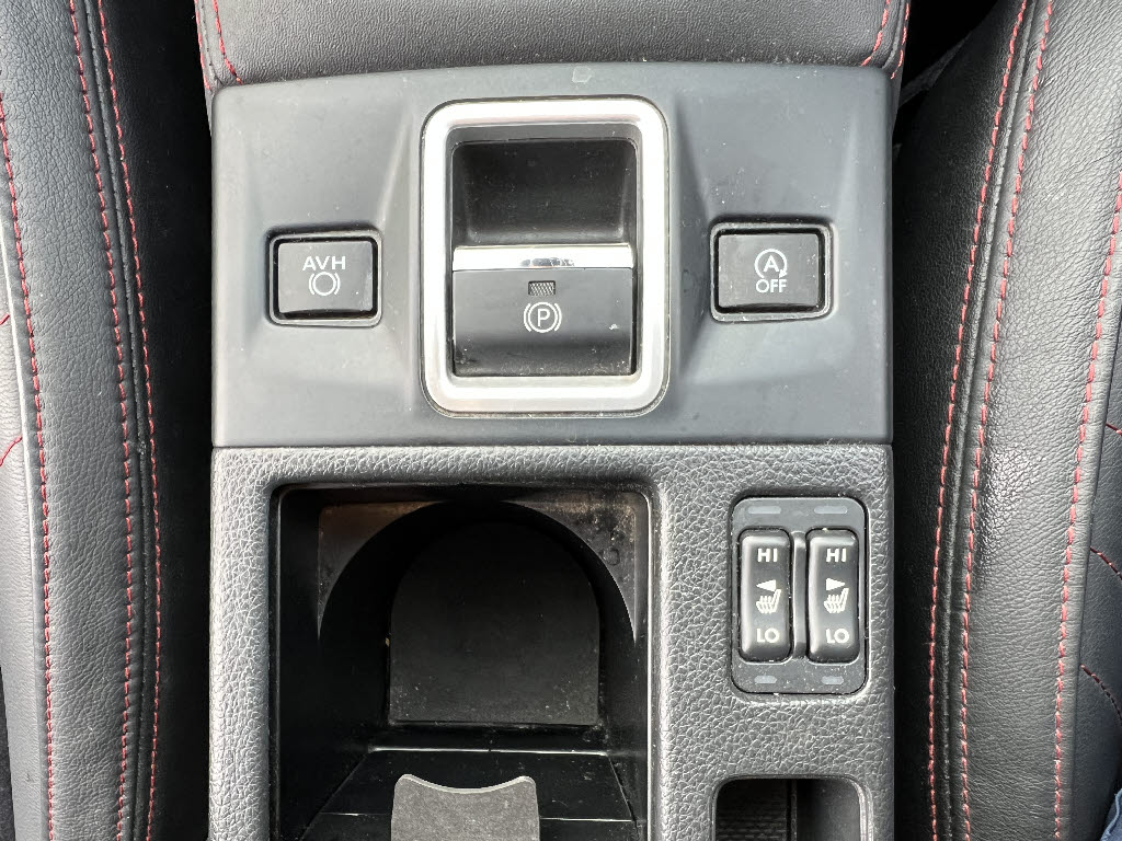 スバル レヴォーグ 1.6STiｽﾎﾟｰﾂｱｲｻｲﾄﾌﾞﾗｯｸｾﾚｸｼｮﾝ 4WD