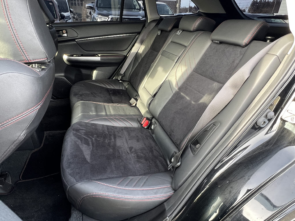 スバル レヴォーグ 1.6STiｽﾎﾟｰﾂｱｲｻｲﾄﾌﾞﾗｯｸｾﾚｸｼｮﾝ 4WD