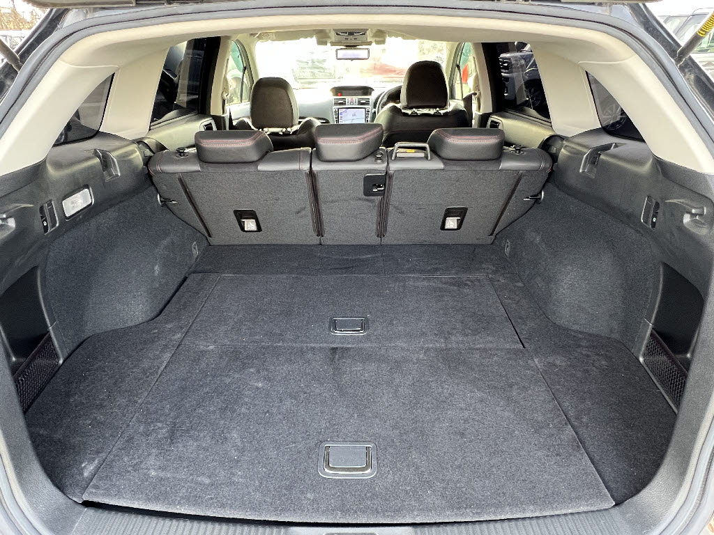 スバル レヴォーグ 1.6STiｽﾎﾟｰﾂｱｲｻｲﾄﾌﾞﾗｯｸｾﾚｸｼｮﾝ 4WD