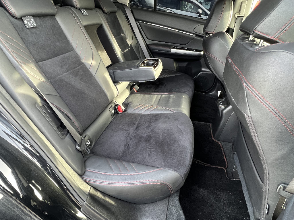 スバル レヴォーグ 1.6STiｽﾎﾟｰﾂｱｲｻｲﾄﾌﾞﾗｯｸｾﾚｸｼｮﾝ 4WD