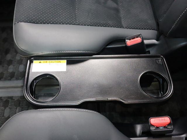 トヨタ ヴォクシー ＺＳ煌３