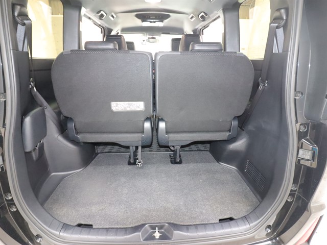 トヨタ ヴォクシー ＺＳ煌３