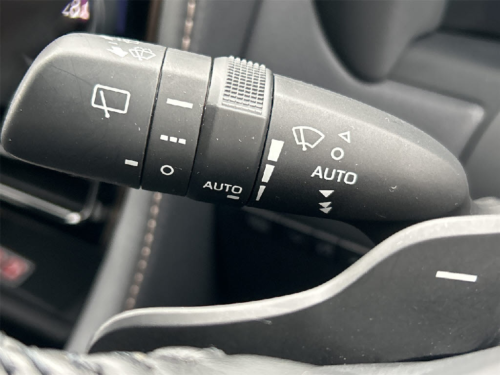 トヨタ ｳﾞｪﾙﾌｧｲｱﾊｲﾌﾞﾘｯﾄﾞ 4WD Z ﾌﾟﾚﾐｱﾑ