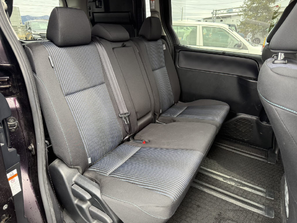 トヨタ ノア Si 4WD