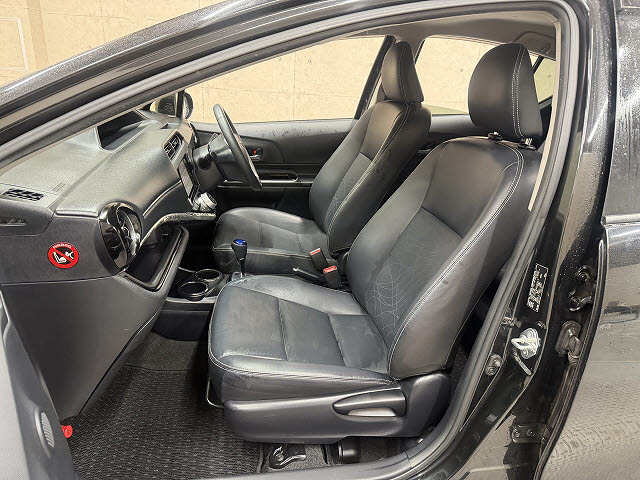 トヨタ アクア Gﾌﾞﾗｯｸｿﾌﾄﾚｻﾞｰｾﾚｸｼｮﾝ