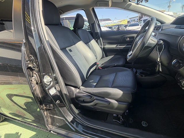 トヨタ アクア Gﾌﾞﾗｯｸﾚｻﾞｰｾﾚｸｼｮﾝ